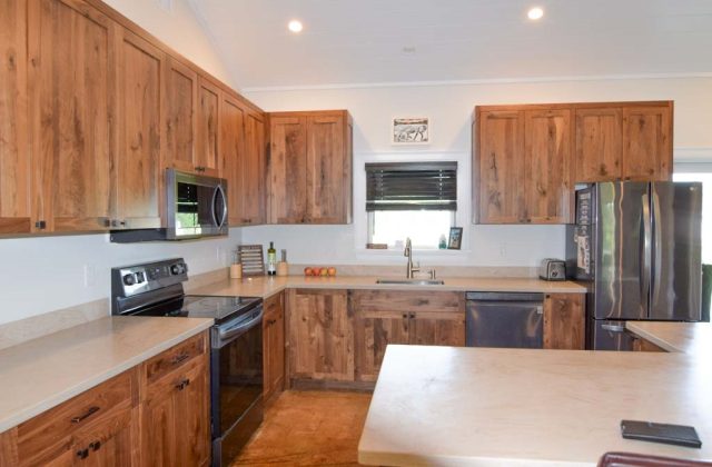 Kitchen 225 Rockefeller Ln