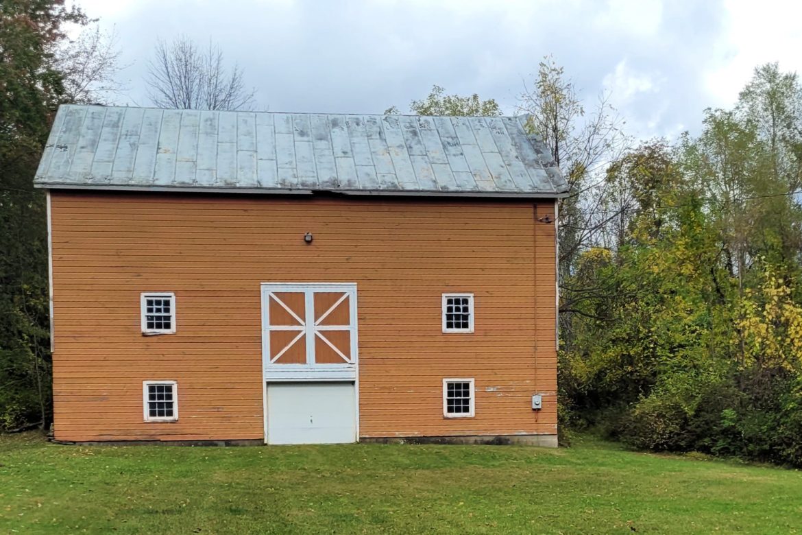Fall Scene – Orange Barn in Red Hook NY